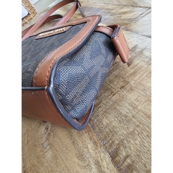 Michael Michael Kors Selma Mini Messenger Leather Crossbody Bag - Picture 6 of 16